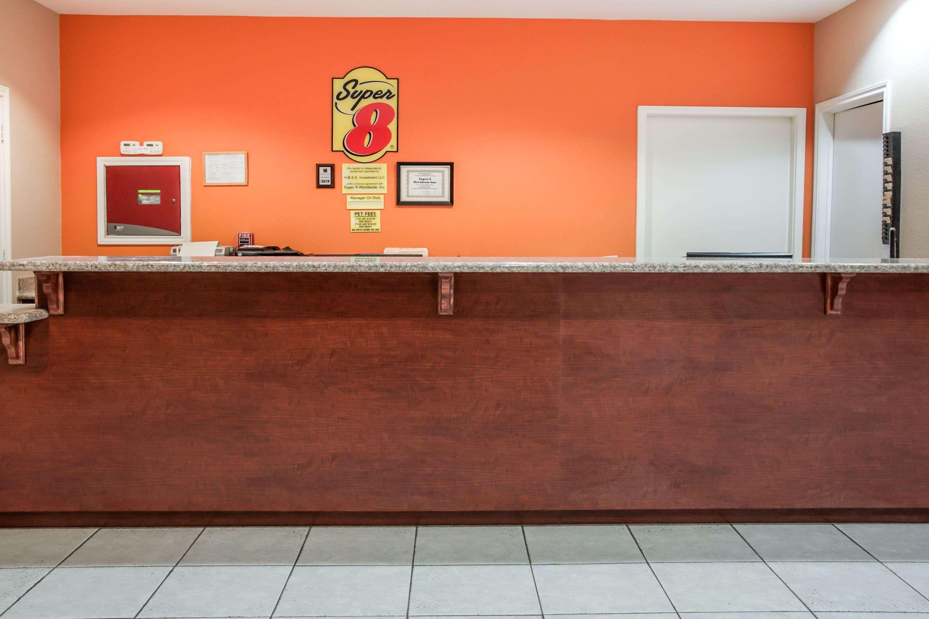 Super 8 By Wyndham Brenham Tx Hotell Eksteriør bilde