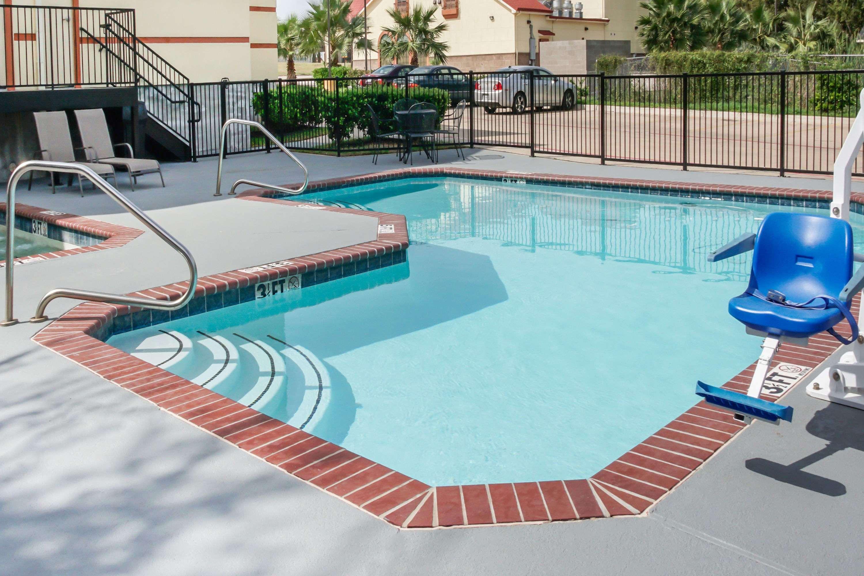 Super 8 By Wyndham Brenham Tx Hotell Eksteriør bilde