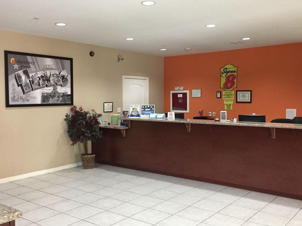 Super 8 By Wyndham Brenham Tx Hotell Eksteriør bilde