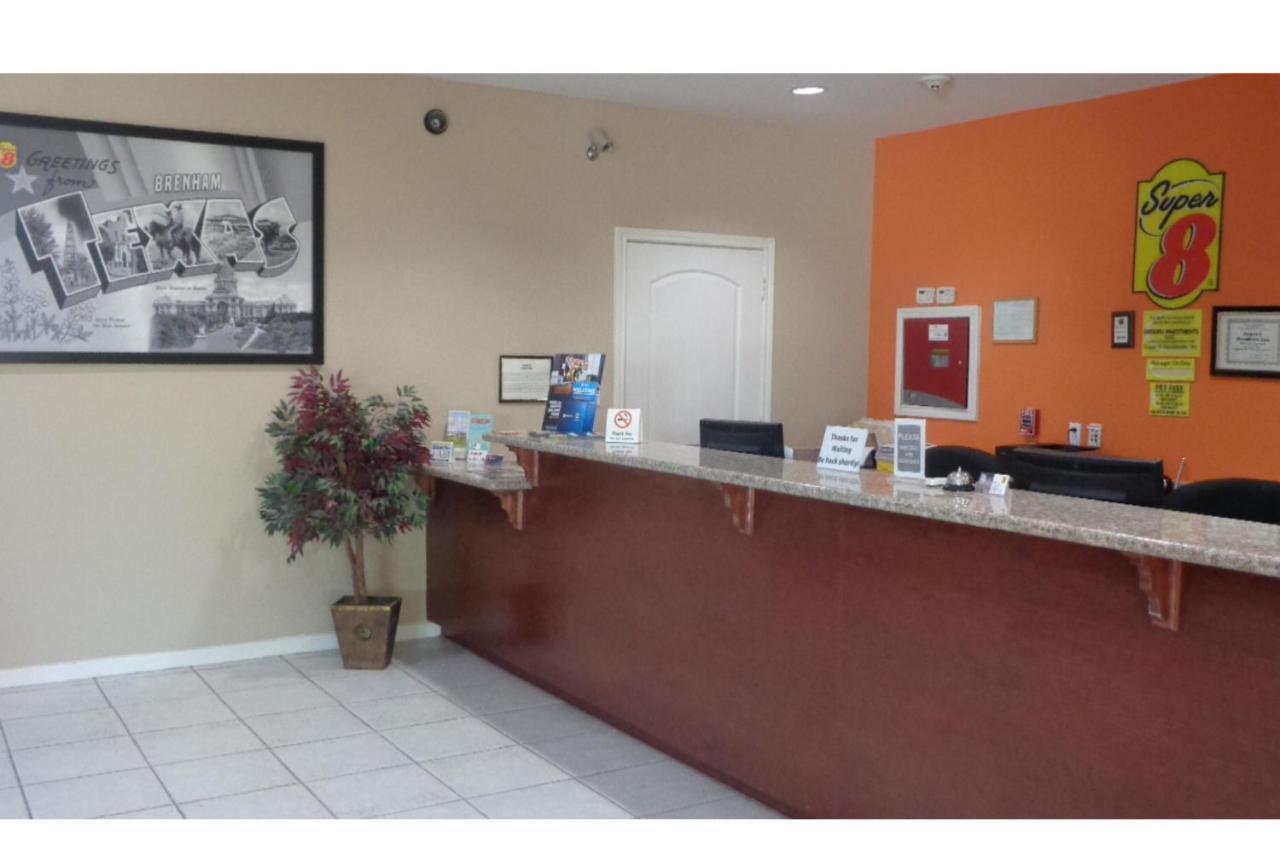 Super 8 By Wyndham Brenham Tx Hotell Eksteriør bilde